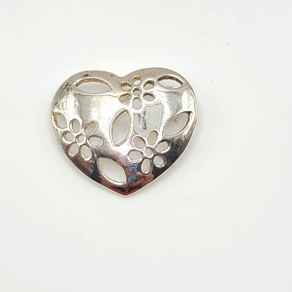Preco Heart Brooch Pin, silvertone - Picture 2 of 6